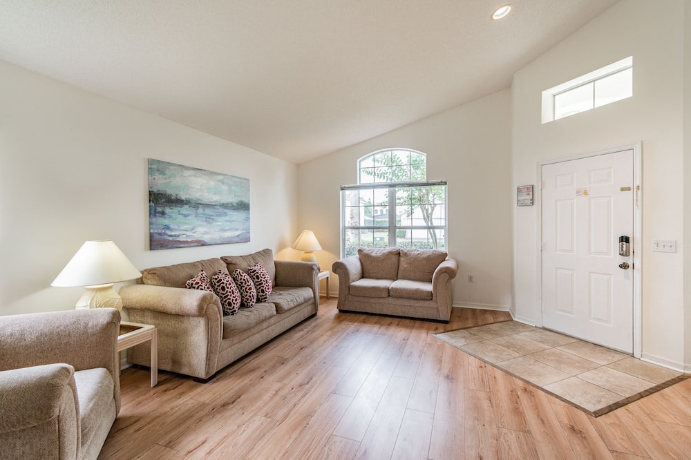 Photo of Bedroom in Lake Berkley