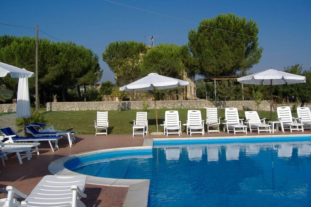 Photo of Outdoor in Lari