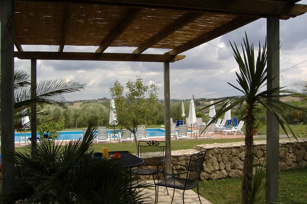 Photo of Outdoor in Lari