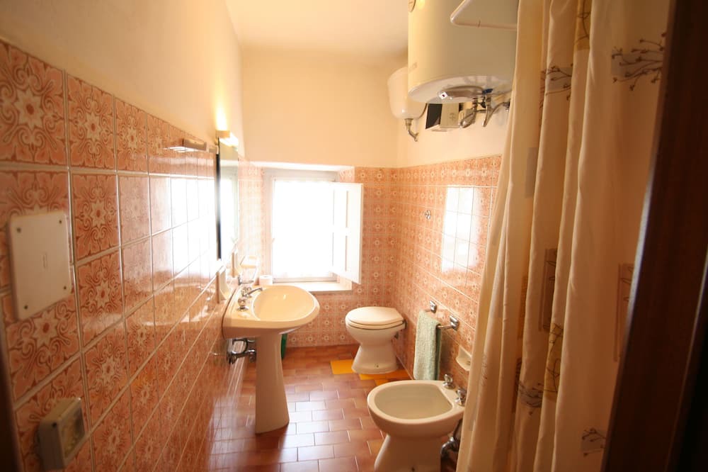 Photo of Bathroom in Petrognano