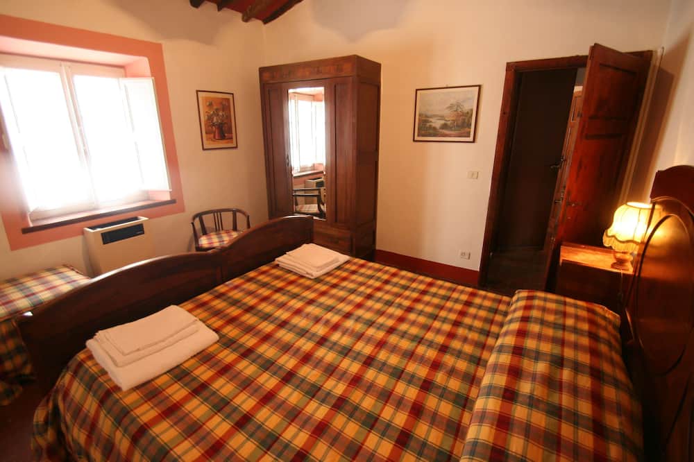 Photo of Bedroom in Petrognano