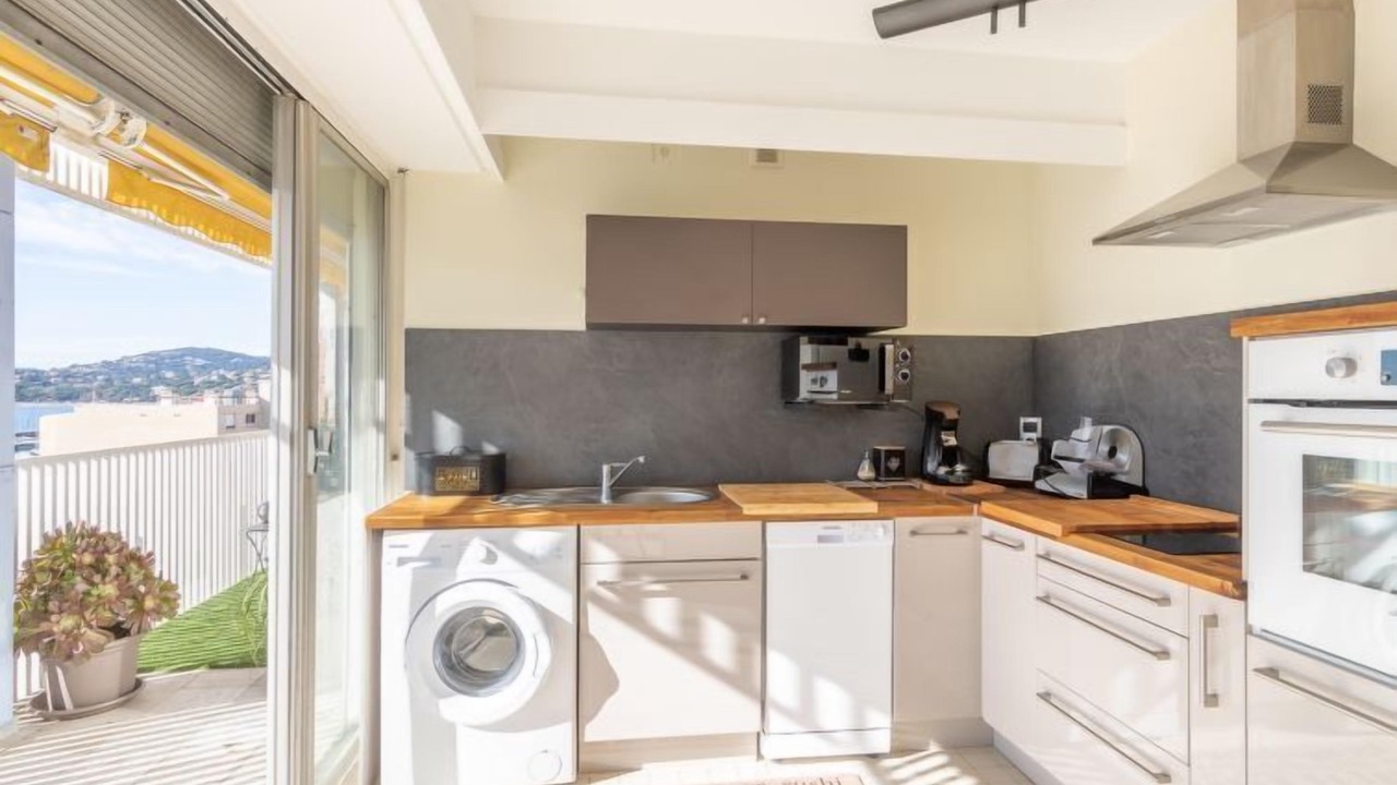 Photo of Kitchen in Sainte-Maxime City Centre
