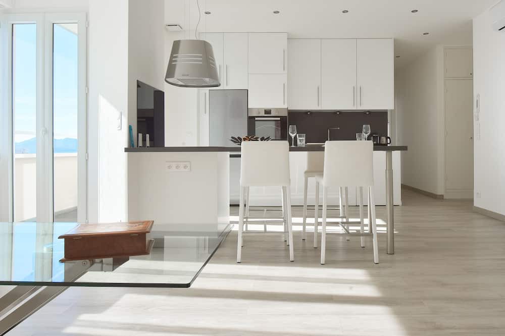 Photo of Kitchen in California - Pezou