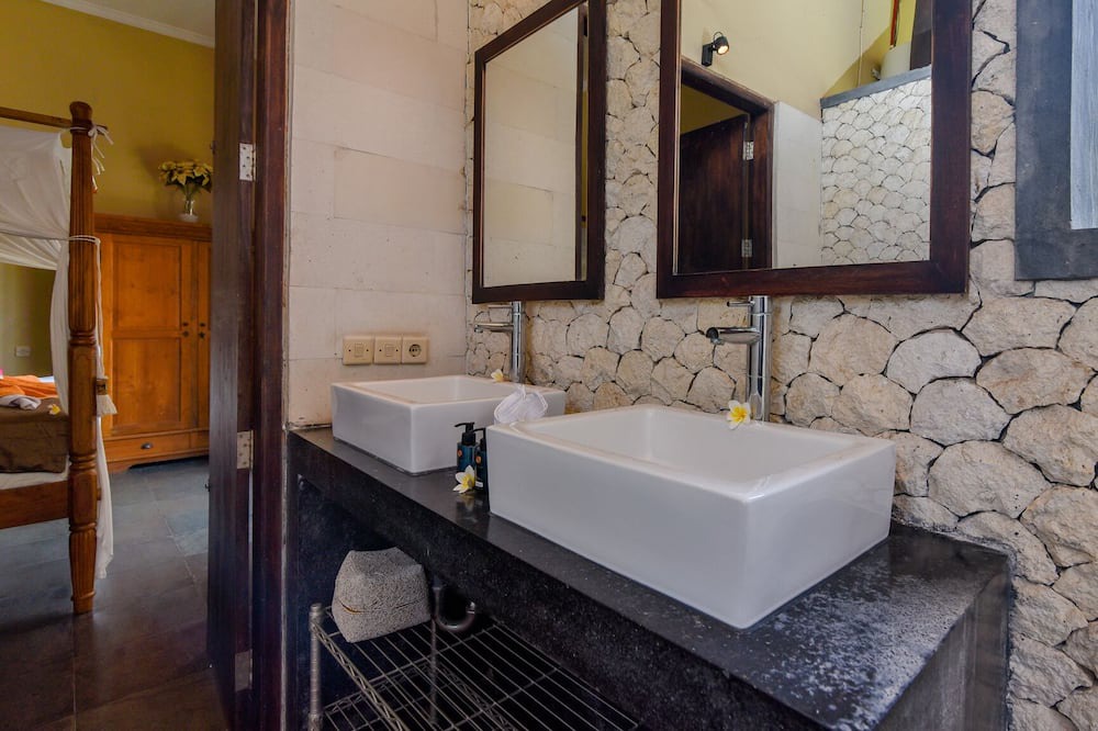 Photo of Bathroom in Temukus