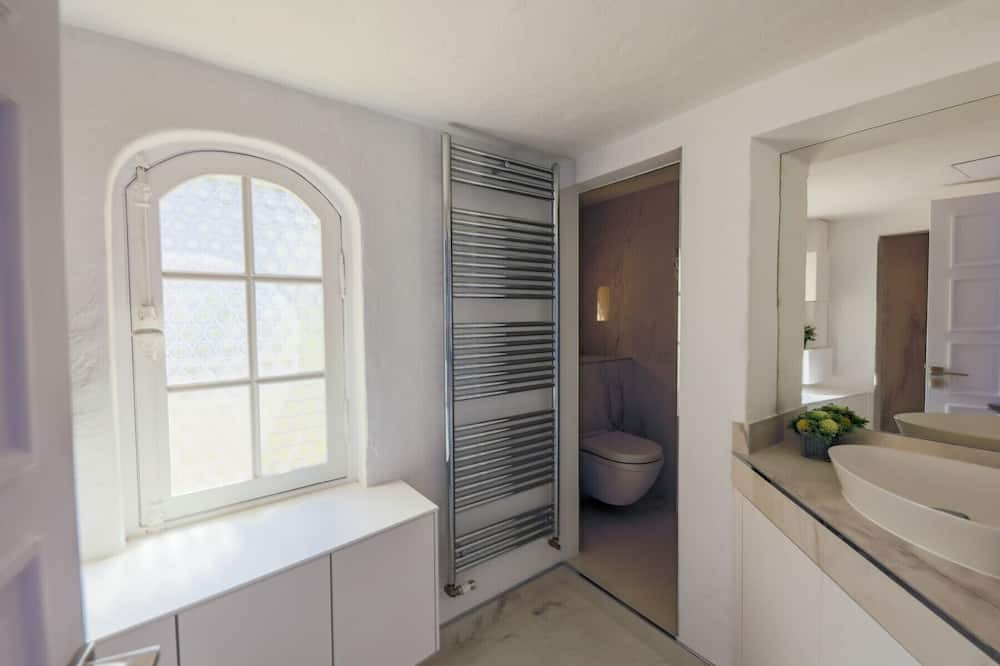 Photo of Bathroom in Mont Boron