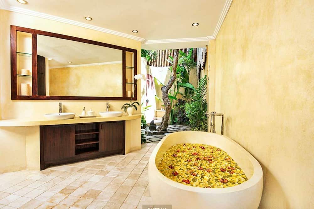 Photo of Bathroom in Nakula