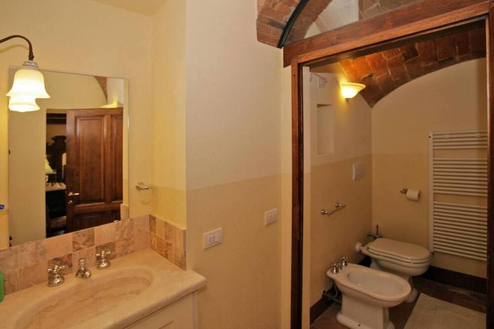 Photo of Bathroom in Pienza