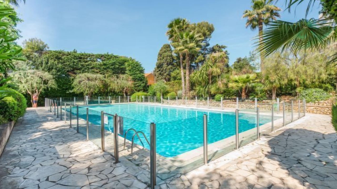Photo of Outdoor in California - Pezou