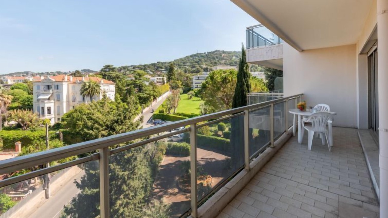 Photo of Outdoor in California - Pezou
