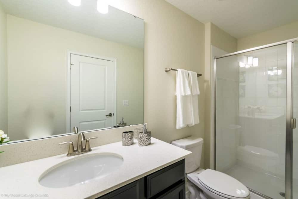 Photo of Bathroom in Davenport