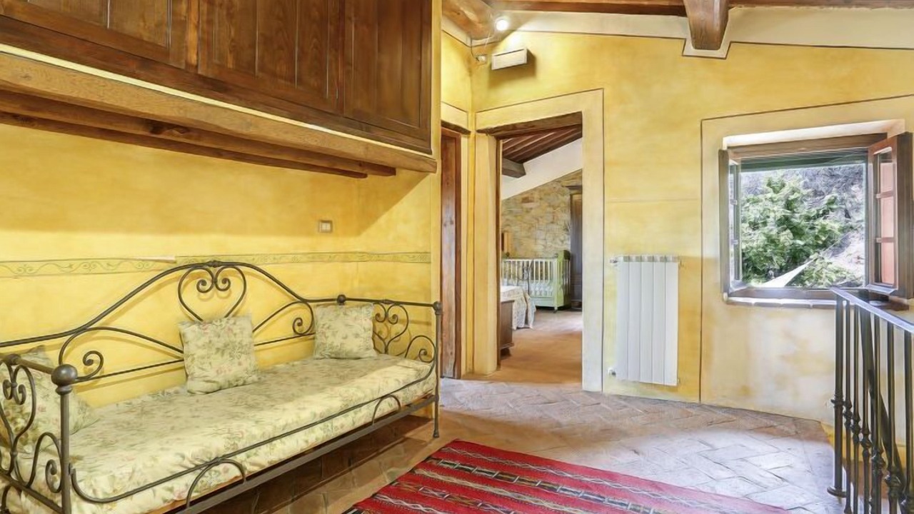 Photo of Bedroom in Buti