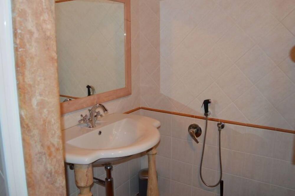 Photo of Bathroom in Asciano