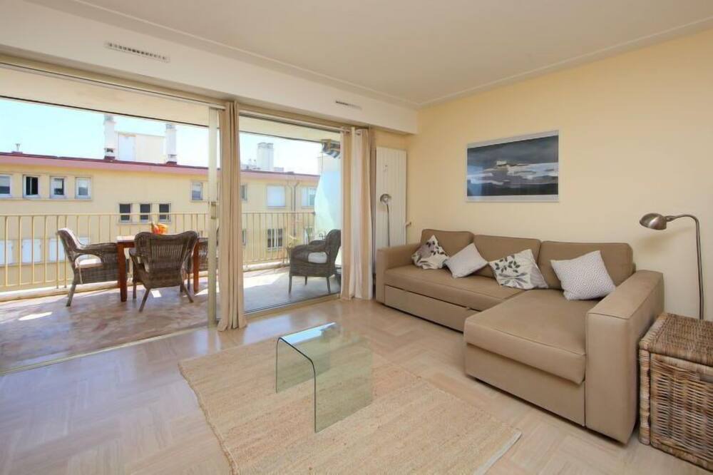 Photo of Livingroom in Antibes Old Town