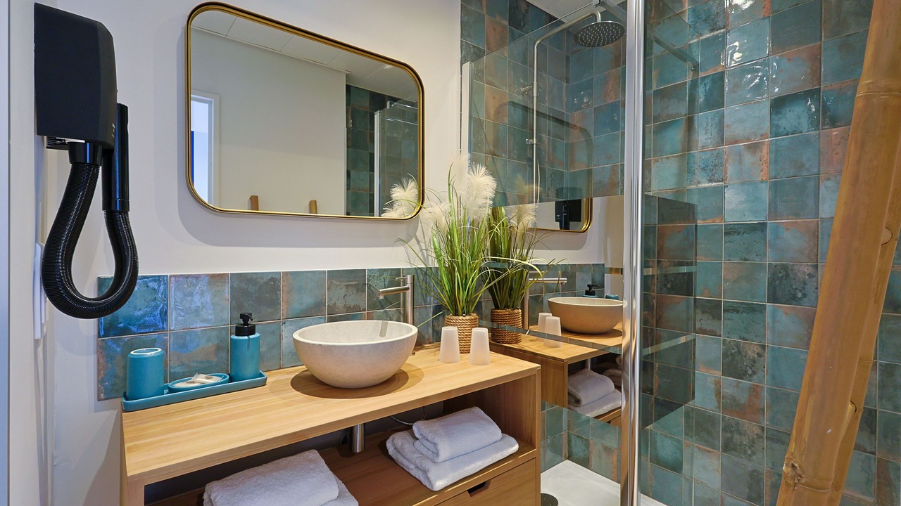 Photo of Bathroom in Riou - Petit Juas - Av de Grasse