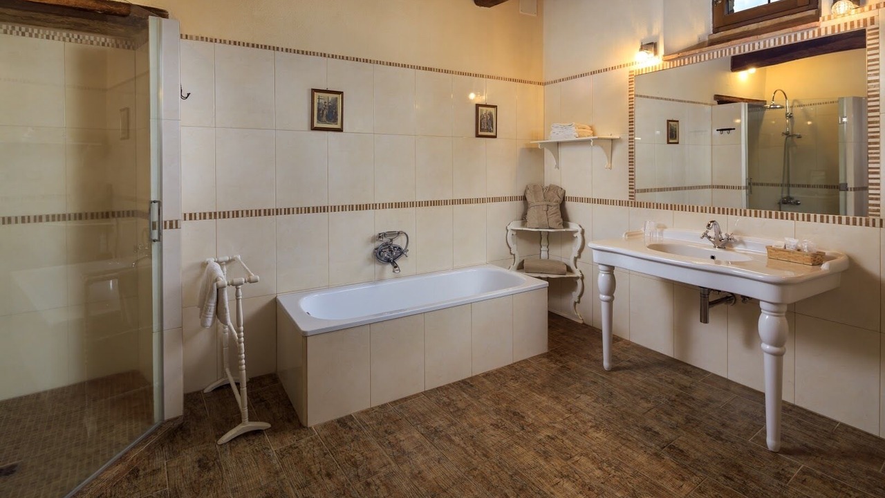 Photo of Bathroom in Buonconvento