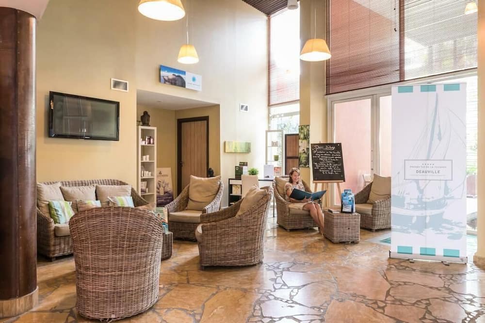 Photo of Livingroom in Antibes City Centre