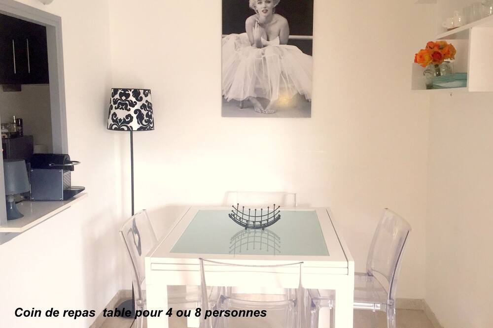 Photo of Kitchen in California - Pezou