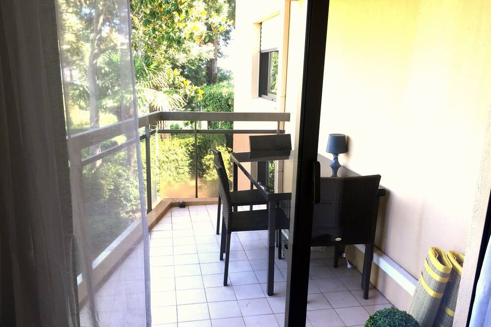 Photo of Patio Balcony in California - Pezou
