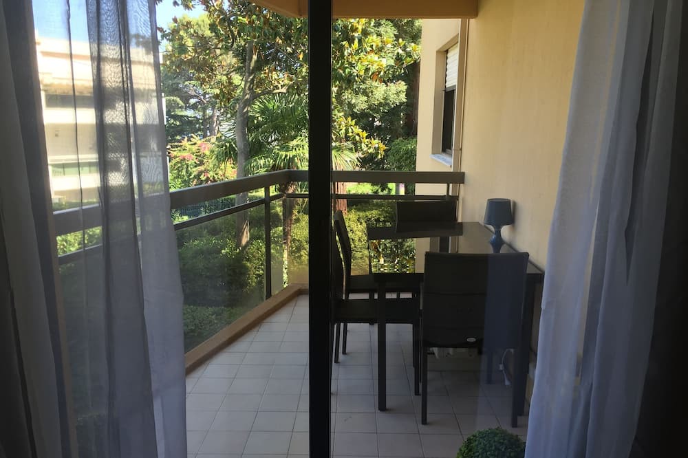 Photo of Patio Balcony in California - Pezou