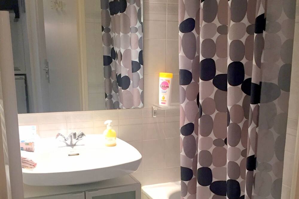 Photo of Bathroom in California - Pezou