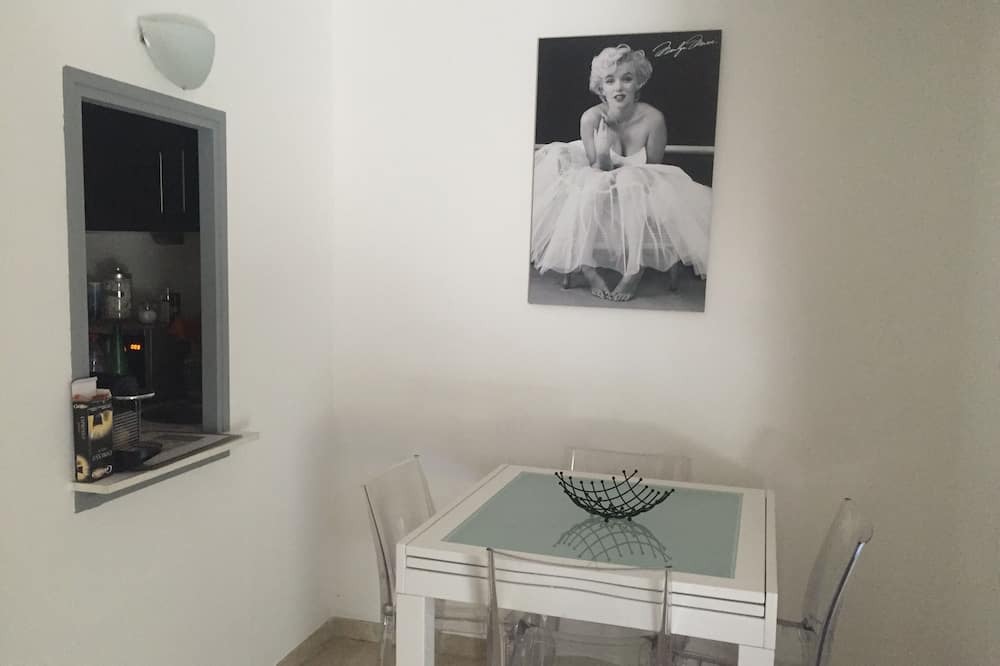 Photo of Kitchen in California - Pezou
