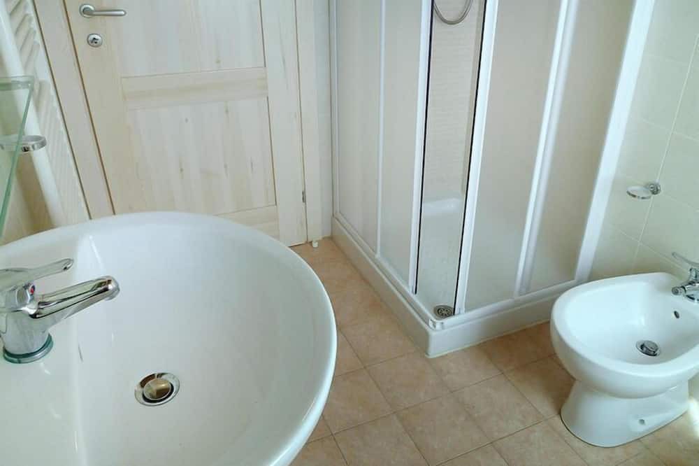 Photo of Bathroom in Vada