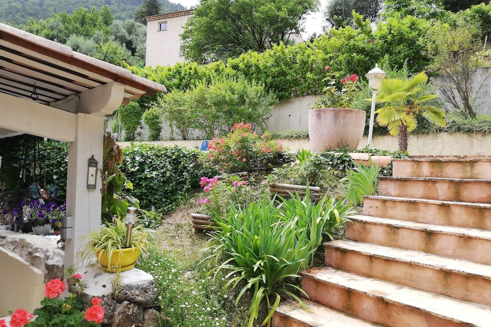 Photo of Outdoor in Saint-Blaise