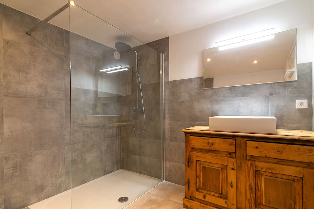 Photo of Bathroom in Biot