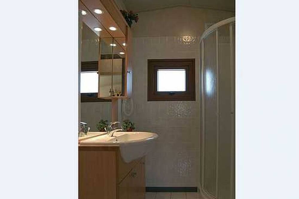 Photo of Bathroom in Vada