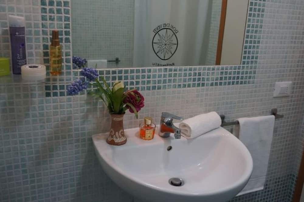 Photo of Bathroom in Vada