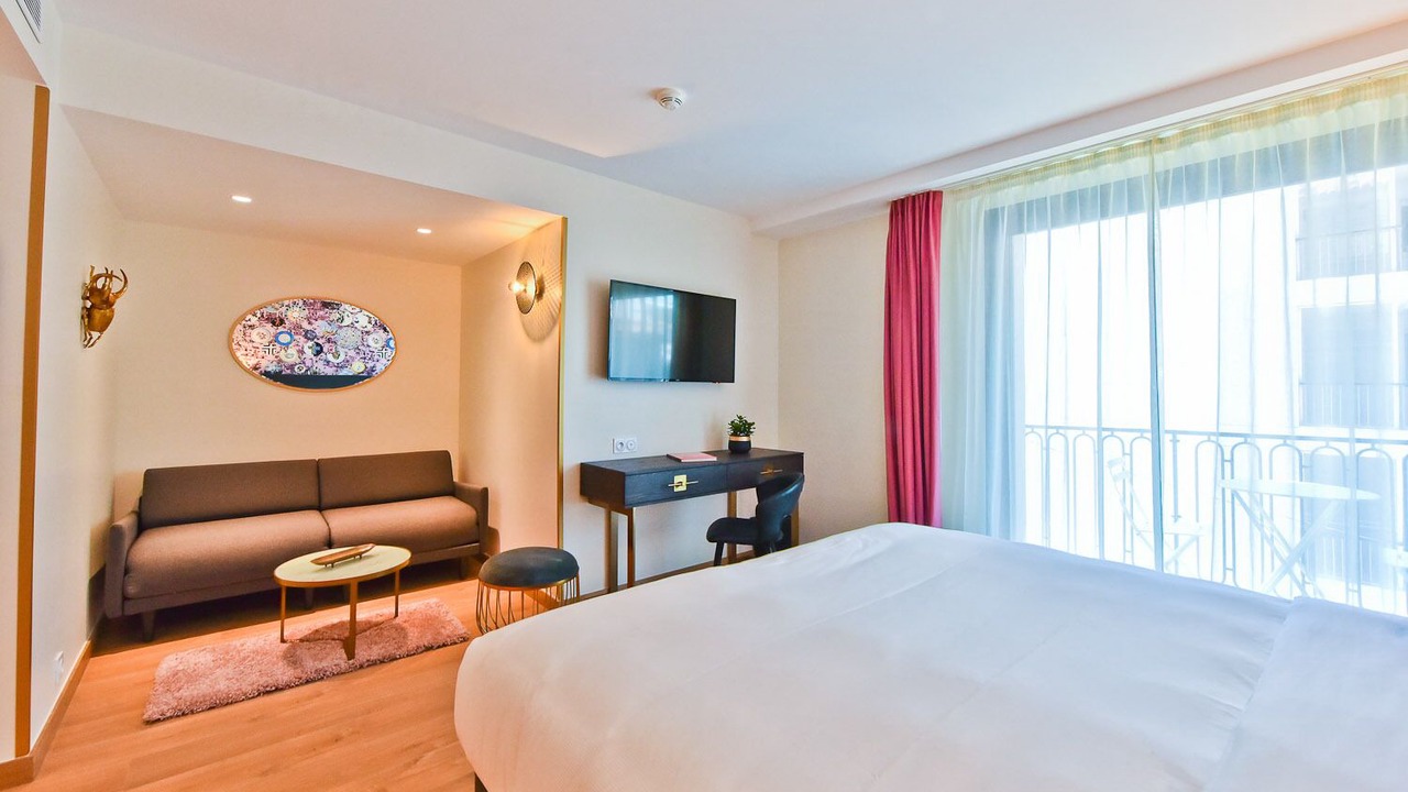 Photo of Bedroom in Antibes City Centre