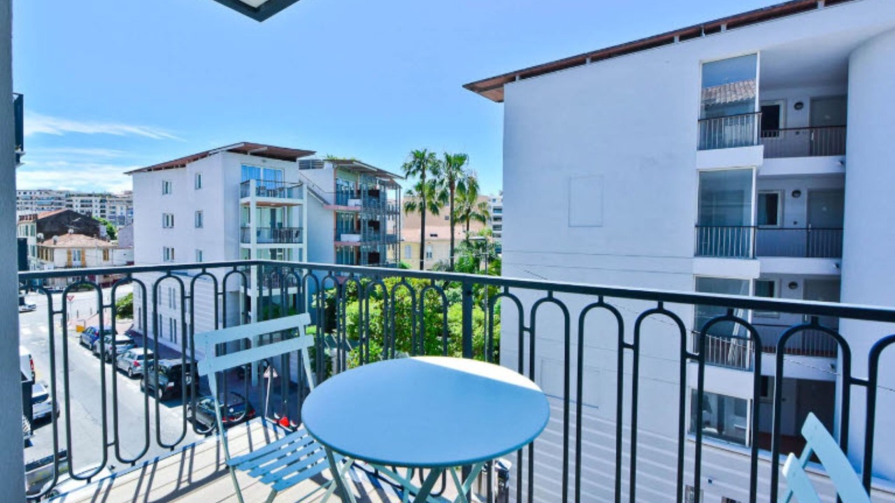 Photo of Bedroom in Antibes City Centre