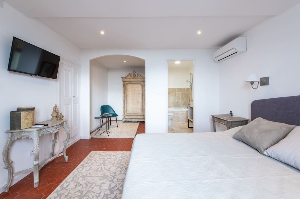 Photo of Bedroom in Le Plan-de-Grasse