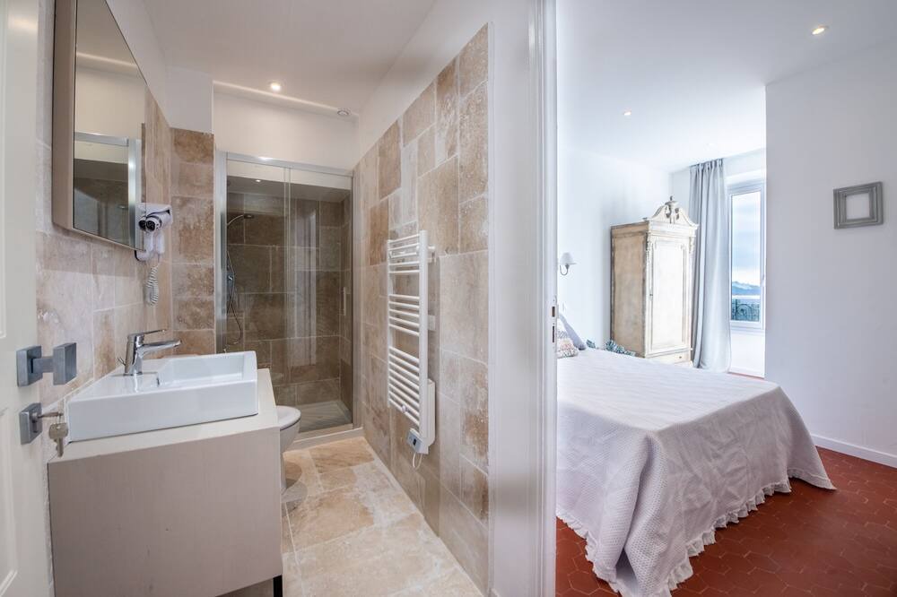Photo of Bedroom in Le Plan-de-Grasse