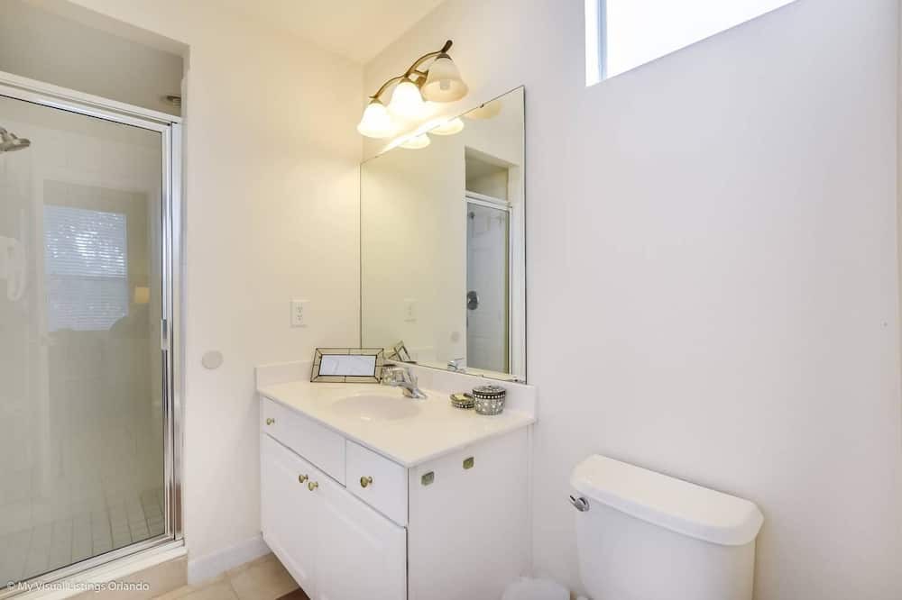 Photo of Bathroom in Watersong