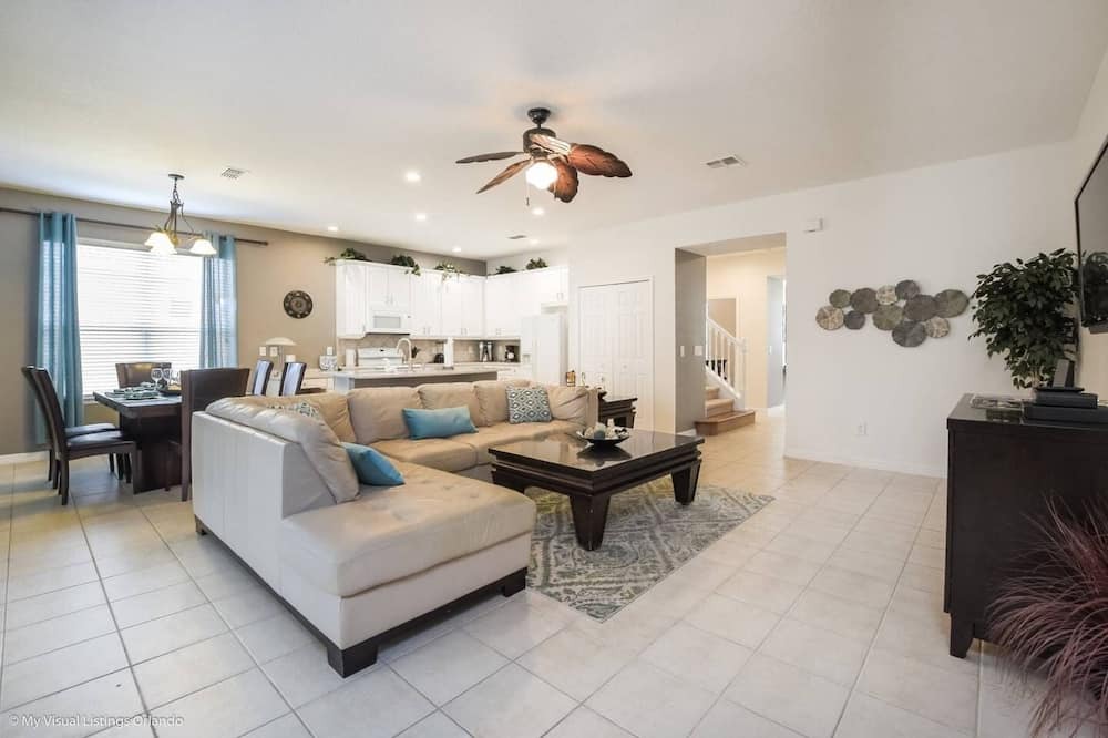 Photo of Livingroom in Watersong