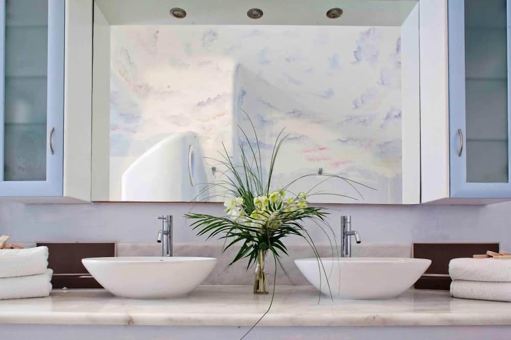 Photo of Bathroom in Agia Paraskevi
