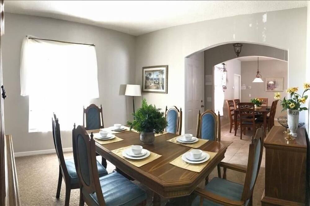 Photo of Bedroom in Sunset Ridge
