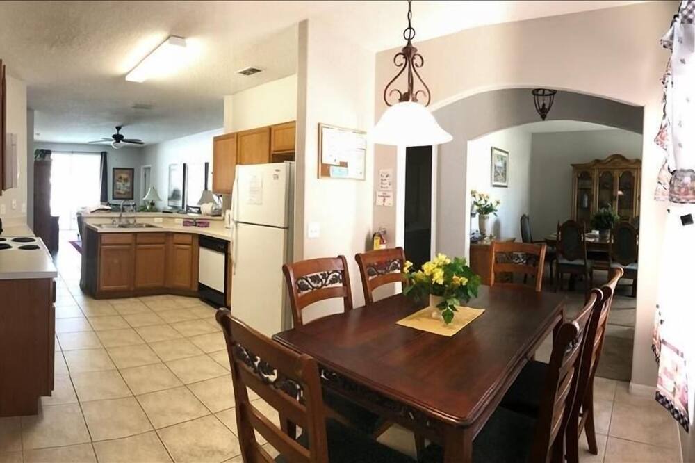 Photo of Bedroom in Sunset Ridge