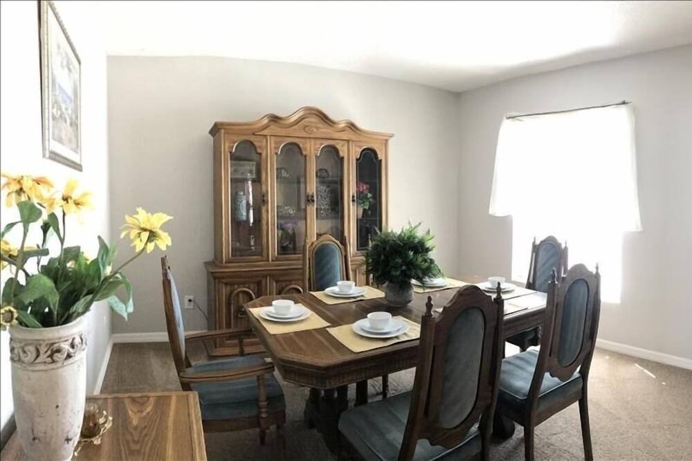 Photo of Bedroom in Sunset Ridge