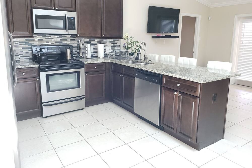 Photo of Kitchen in Azalea Park