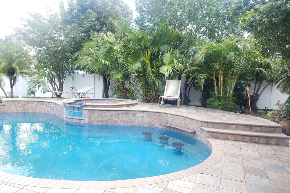 Photo of Outdoor in Azalea Park