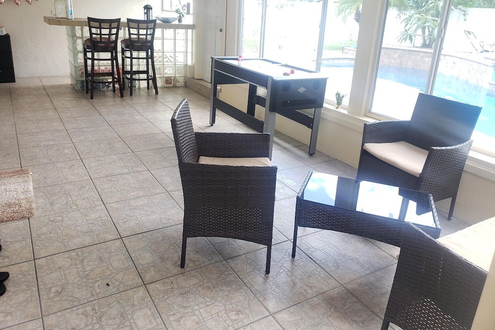 Photo of Livingroom in Azalea Park
