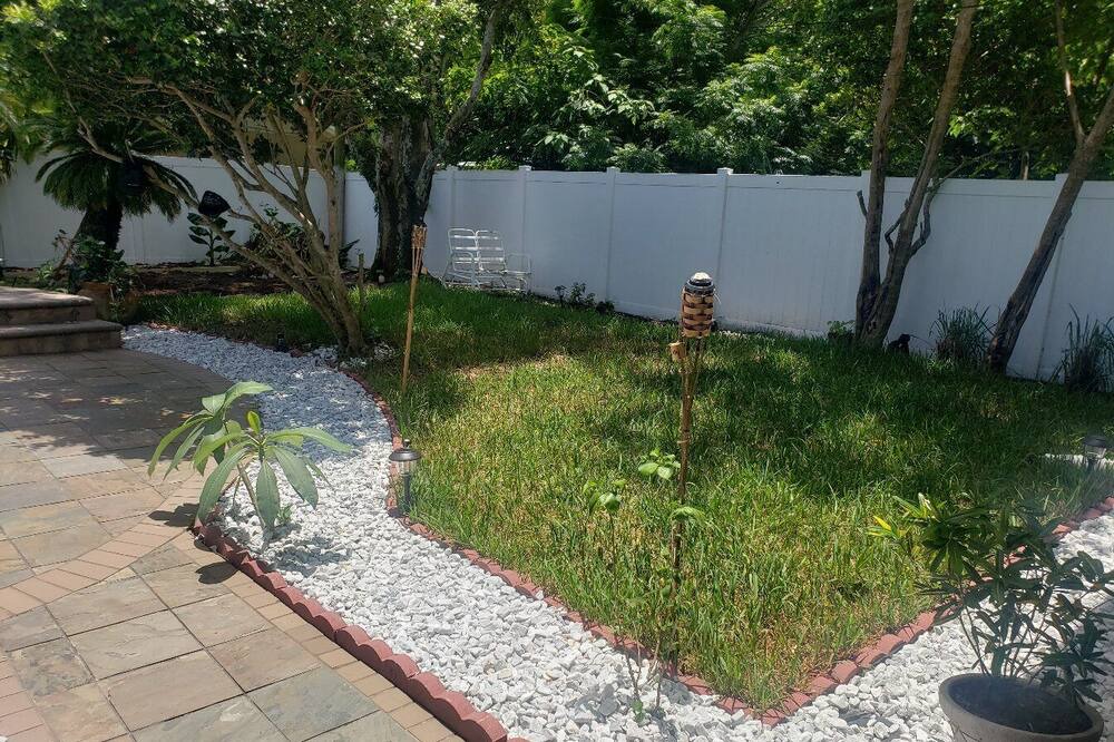 Photo of Outdoor in Azalea Park