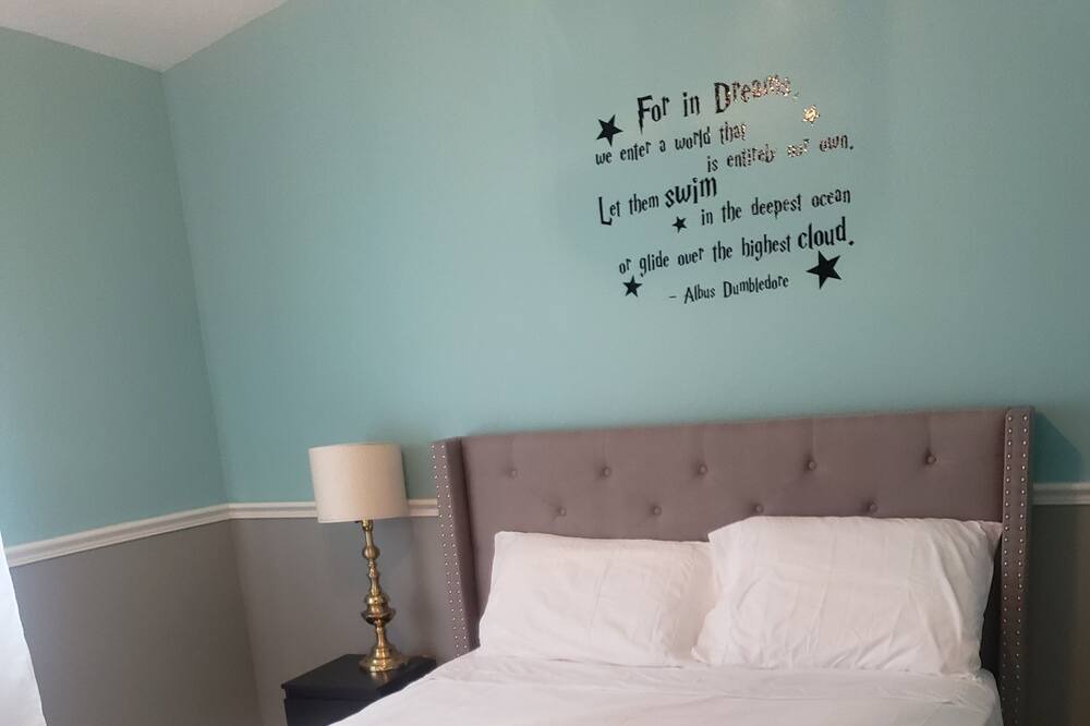 Photo of Bedroom in Azalea Park