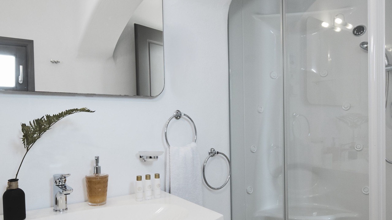 Photo of Bathroom in Akrotiri