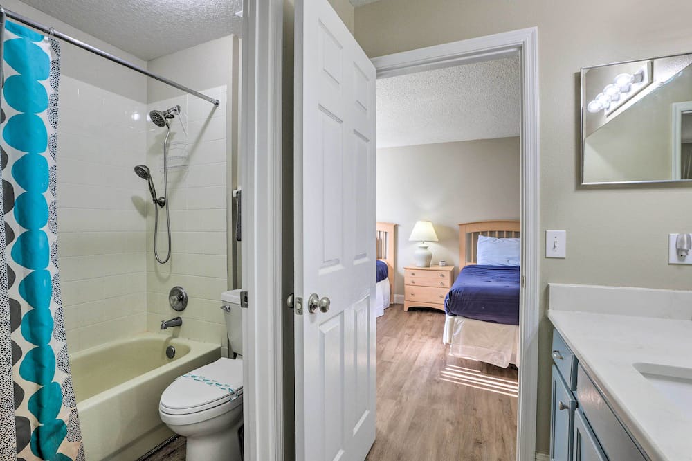 Photo of Bathroom in Florida Pines