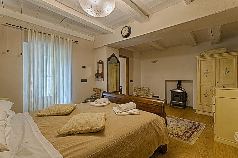 Photo of Bedroom in Licciana Nardi