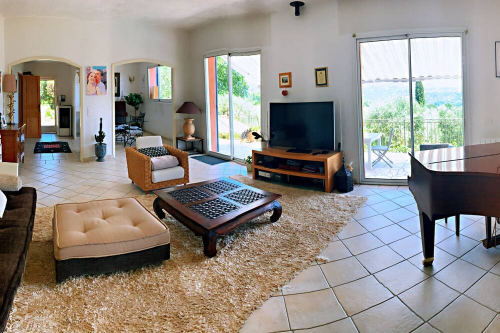 Photo of Livingroom in Gattieres