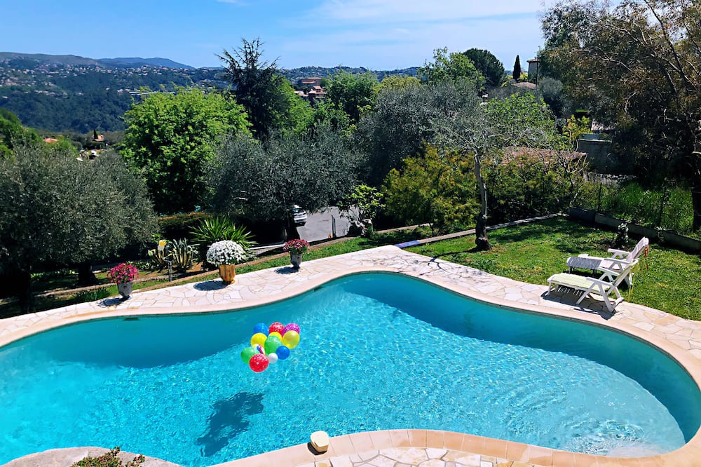 Photo of Outdoor in Gattieres